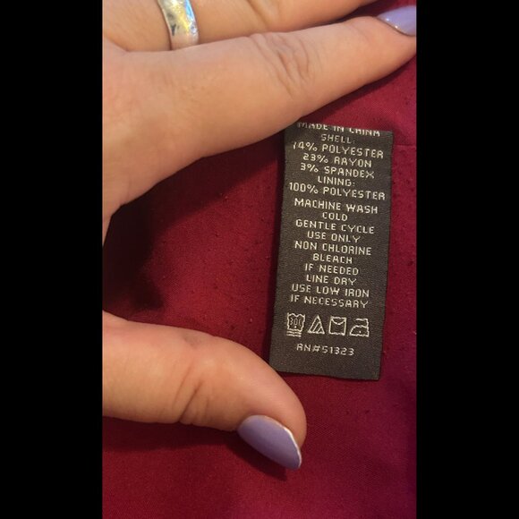 VINCE CAMUTO Ruched Fitted Black Blazer with Hot Pink Lining Size 6 - Picture 4 of 4